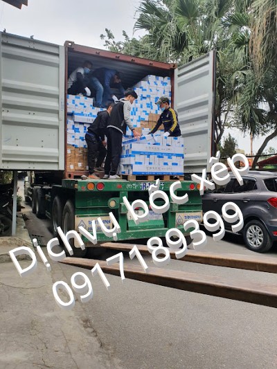 Dịch vụ bốc xếp- Dịch vụ nâng hạ tại Hà Nội, Dịch vụ bao gồm bốc xếp bằng tay, xe nâng hoặc cẩu hàng lên xuống.